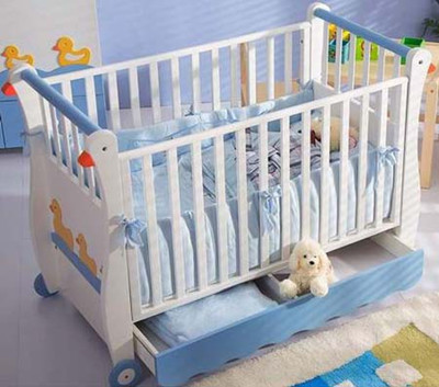婴儿床尺寸多大合适 婴儿床图片