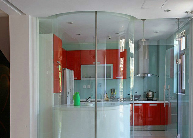 廚房墻面玻璃該如何選擇？