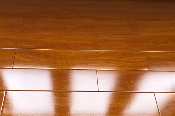 夏天木地板怎么保养 木地板之间缝隙太大怎么办