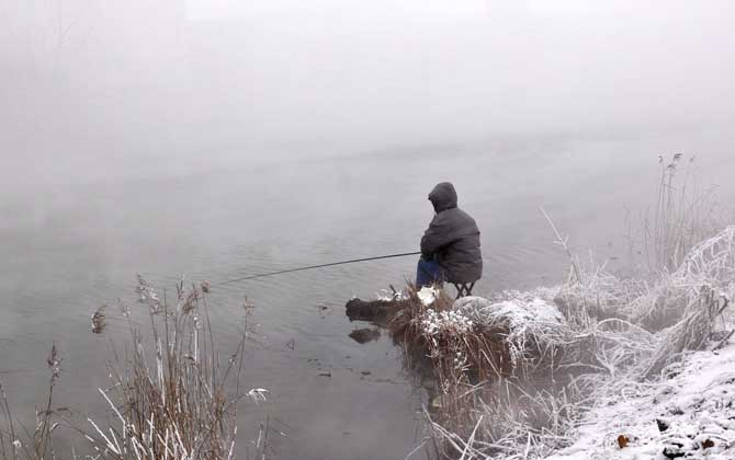 冬季钓鱼钓多深水好？
