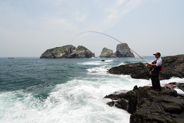 海钓疯狗浪的定义及成因防范措施