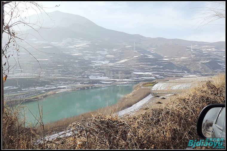 路亚新手洮河路获野生大虹鳟[西风烈野钓]