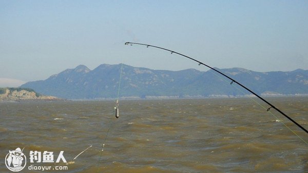 盛夏海钓白姑鱼的钓组搭配及选位要点