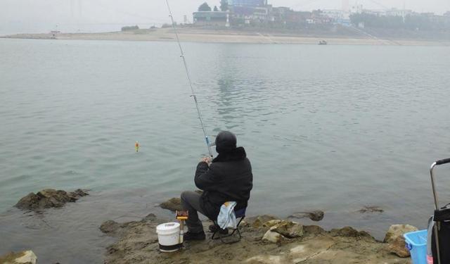 夏天，推荐晨钓，是因为有这三个优势