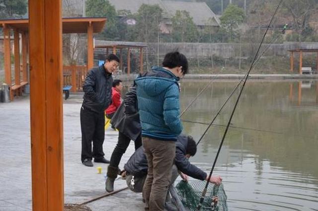 气温回升，鱼就不上钩了？果断试用这套钓法