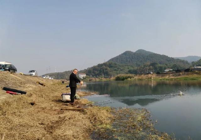 天气越冷鲫鱼咬钩越积极，只要做好这3件事