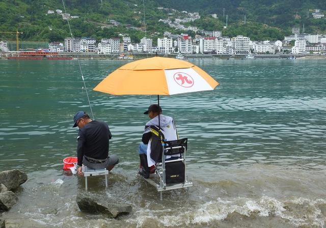 夏季野钓遭遇小鱼闹窝？让小鱼儿不再捣乱的办法