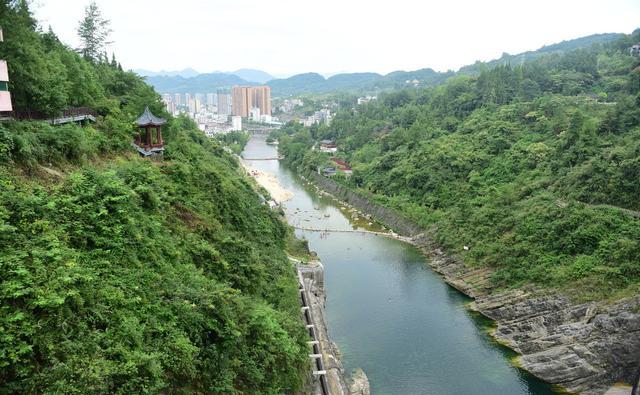 蜿蜒河道型水域选位技巧，抓住2个重点最关键