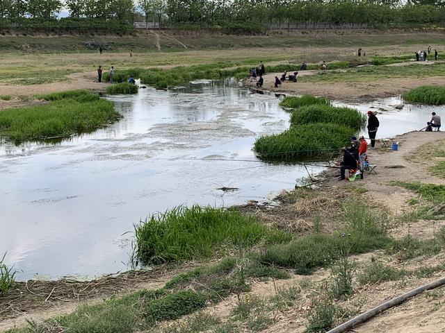 野钓如何找底调漂？风大可以钓跑铅