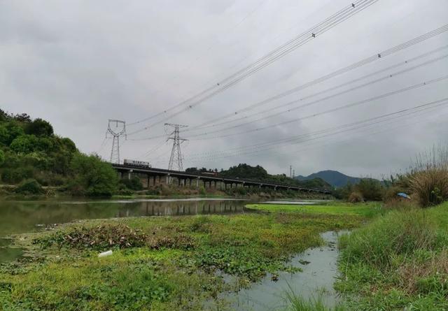 天气越来越热，出去钓鱼要注意三防