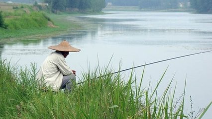 夏季钓鱼，看好天气再出钓