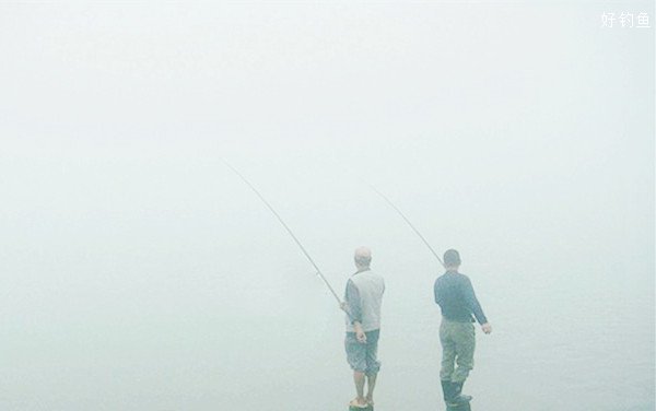 恶劣天气野钓的应对技巧