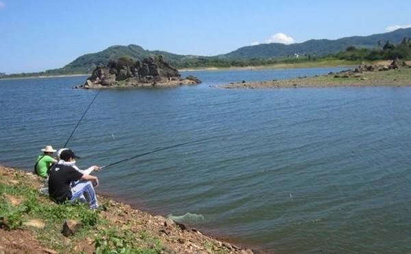 野钓选择钓点需要参考的5个指标