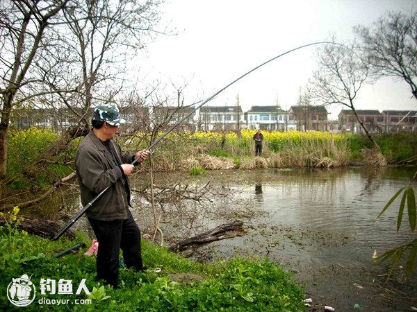 野外垂钓禁忌中的八个不要