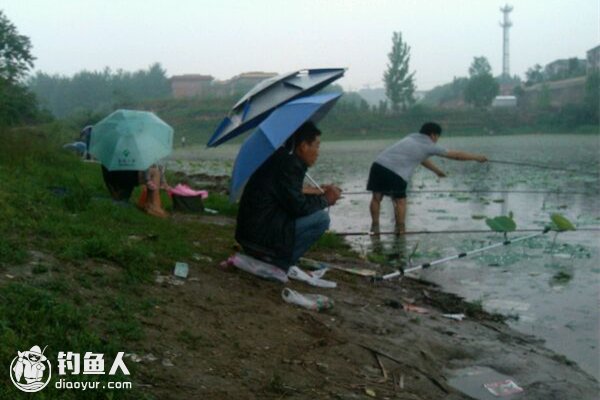 夏天多雨天气的七个钓鱼技巧