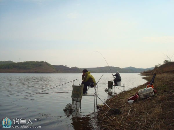 炎热夏季野钓底层鱼的技巧