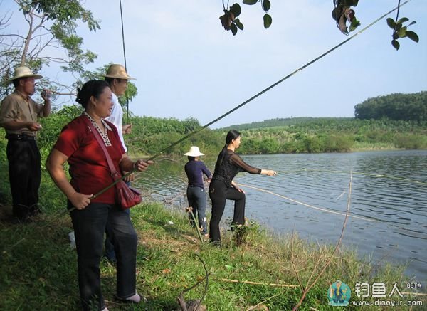 夏季钓鱼应根据鱼情改变钓时和钓点方可