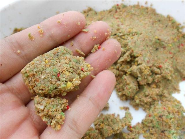 夏季钓鱼不能用腥味饵？它的效果不可小觑，高手们都在偷偷地用