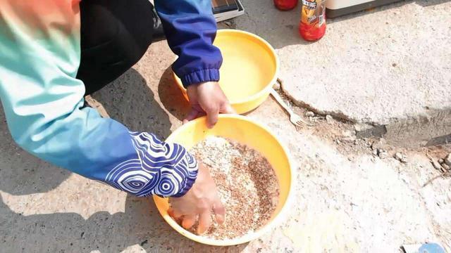 小药不是万能的，没有小药是万万不能的，野钓时需要加小药吗？