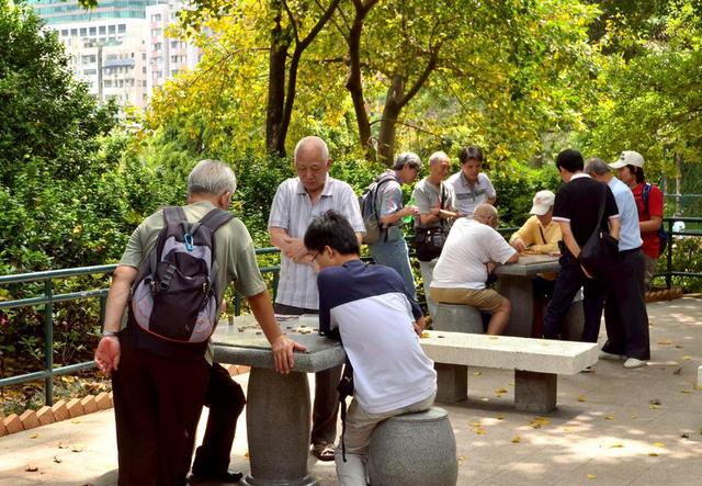 钓鱼圈里护不湿和漂不动两大师的轶事，让你一次笑个够