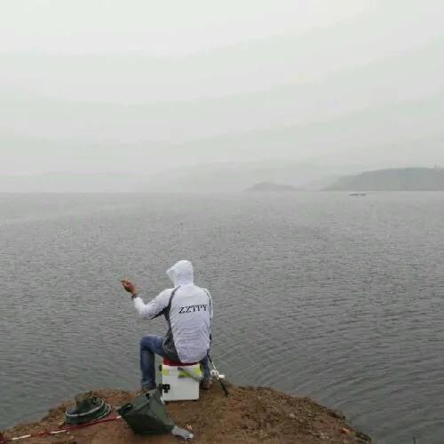 天气越冷钓鱼越要找这种地方，鲫鱼最喜欢躲在其中