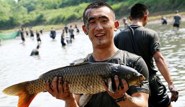 秋季钓鲫鱼为什么会空军？