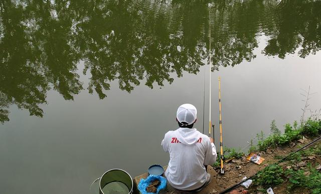 浮漂到底之后还会慢慢下降，导致我们钓不到鱼