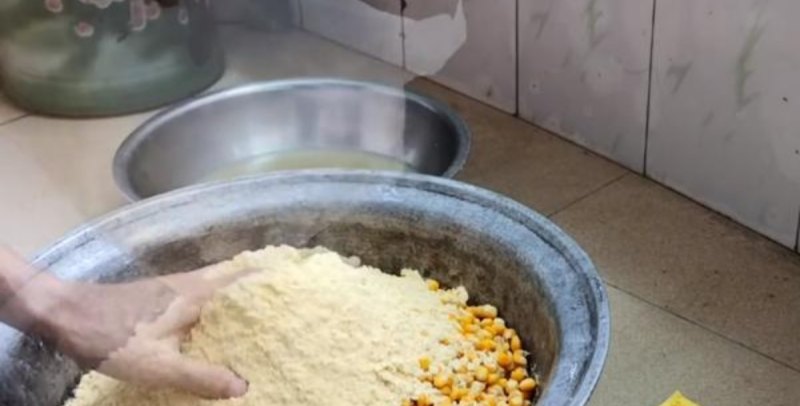 自制玉米饵料最简单方法，玉米制作钓鱼饵的方法