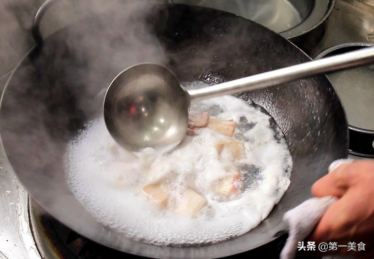 土豆红烧肉的制作方法，肥而不腻的经典红烧肉做法