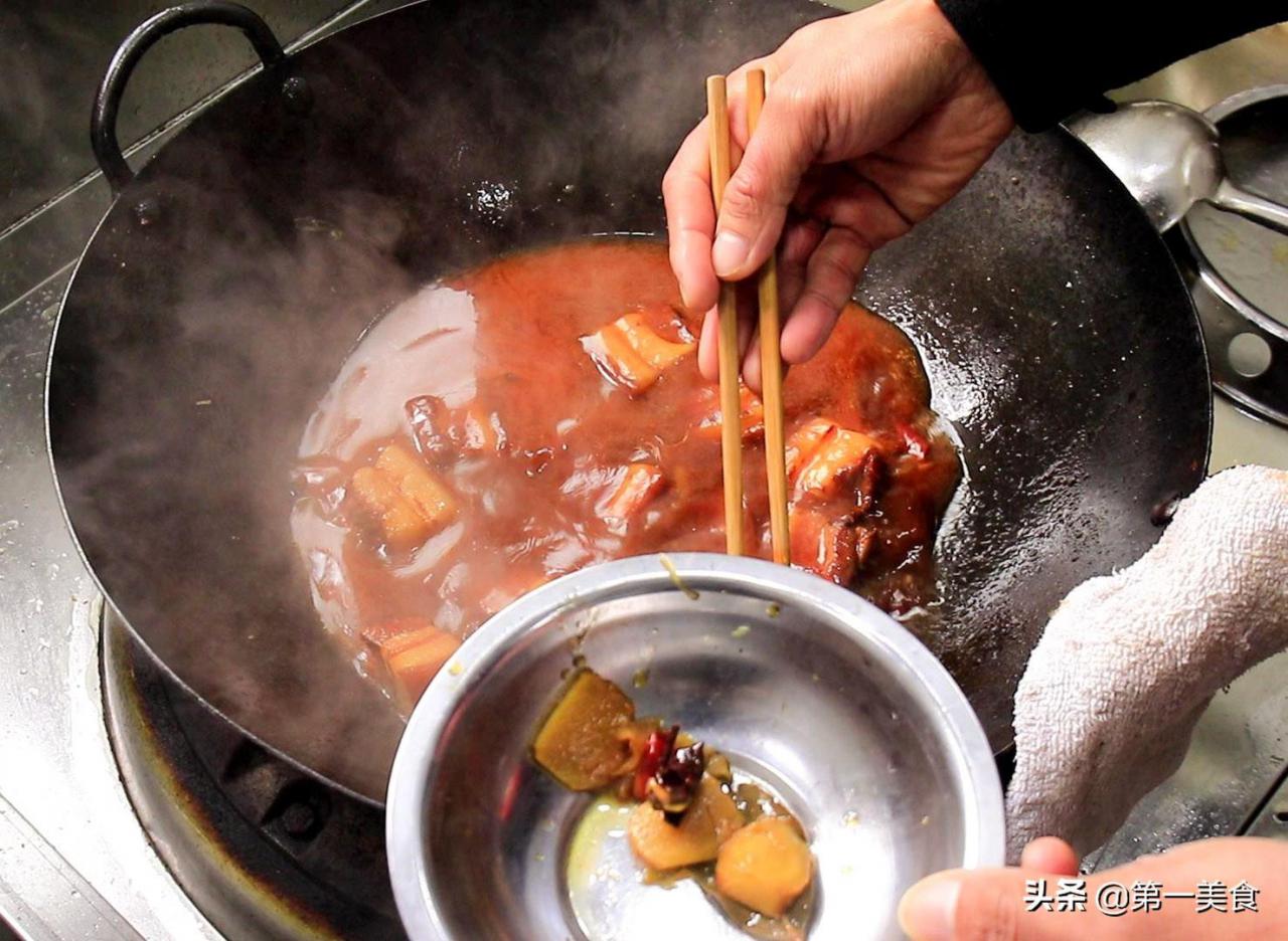 土豆红烧肉的制作方法，肥而不腻的经典红烧肉做法