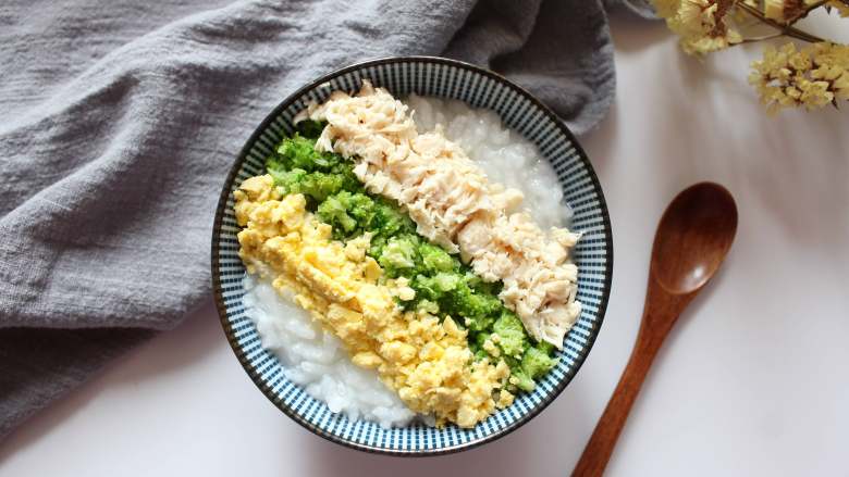 三色亲子丼稀饭（适合11个月龄以上的宝宝）