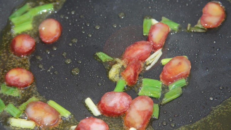 腊肠香菇咸鸭蛋炒饭