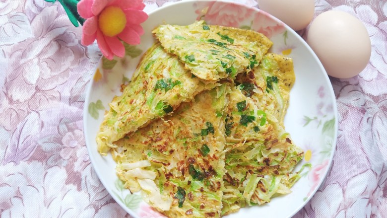 低盐低脂的包菜鸡蛋饼