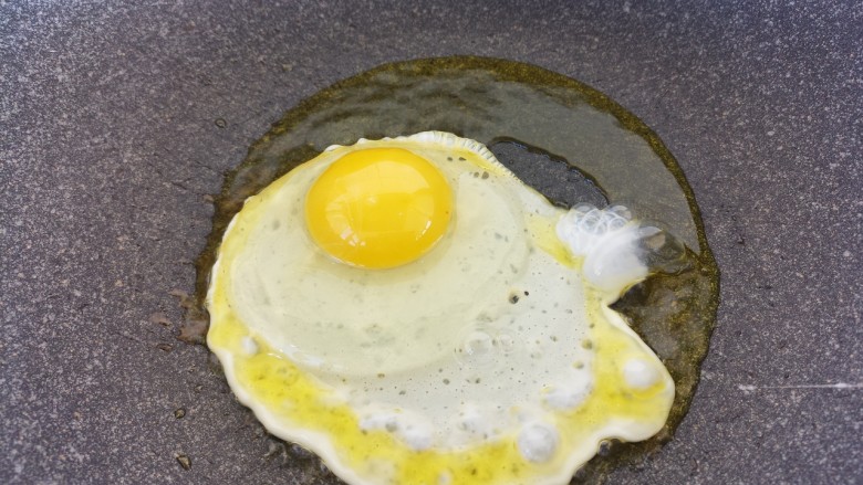 宝宝食谱~酸甜洋葱煎蛋