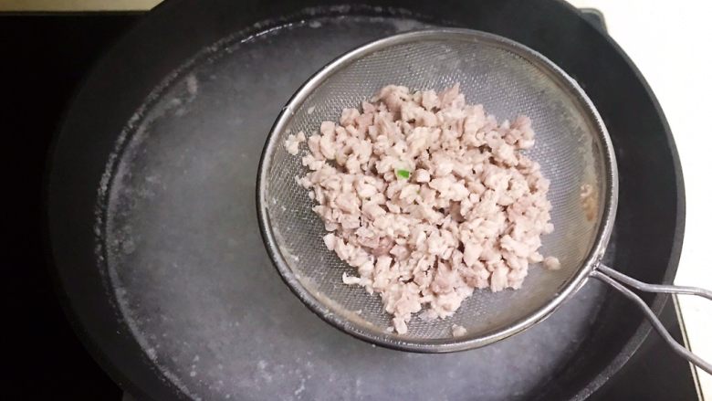 宝宝健康食谱   香葱枸杞瘦肉粥