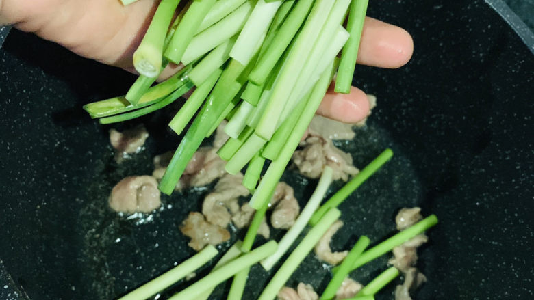 蒜苔炒牛肉