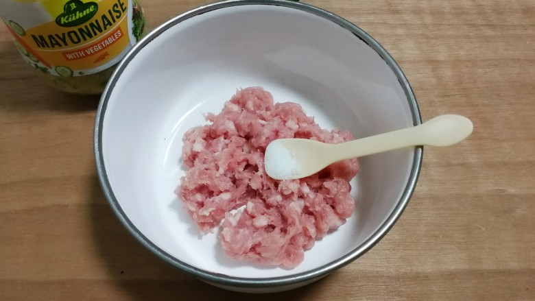 冬瓜汤汆蛋黄酱圆子