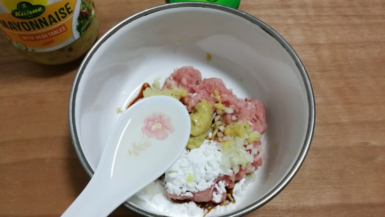 冬瓜汤汆蛋黄酱圆子