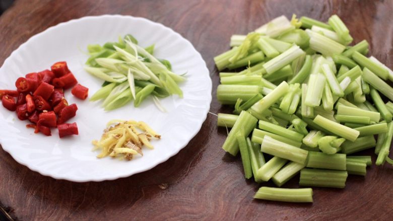 豆干肉片芹菜小炒