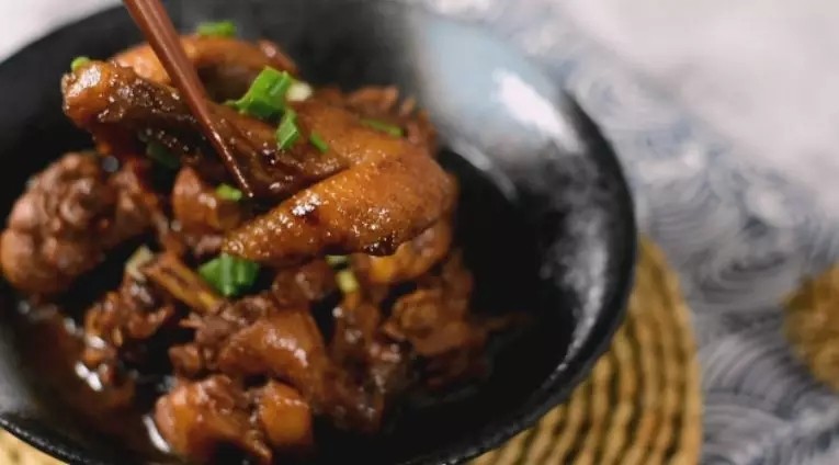 春节必须鸡鸭鱼肉，海南干煸鸭，简单又美味