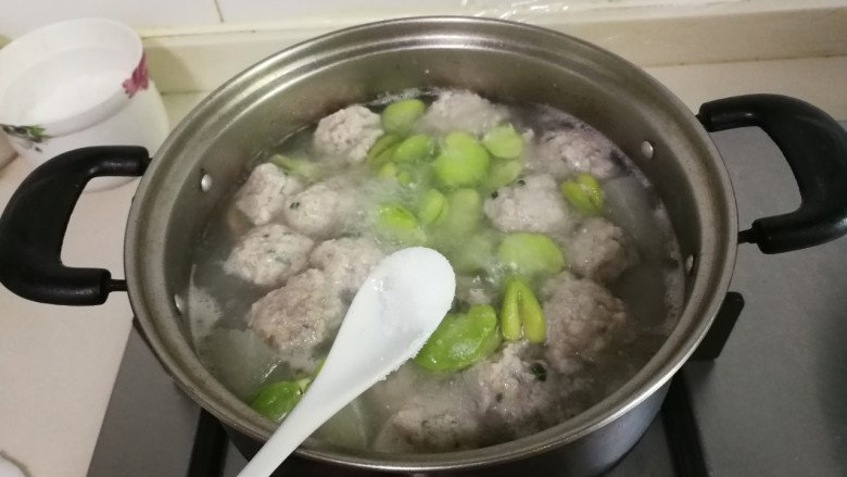 蚕豆冬瓜汆汤圆子