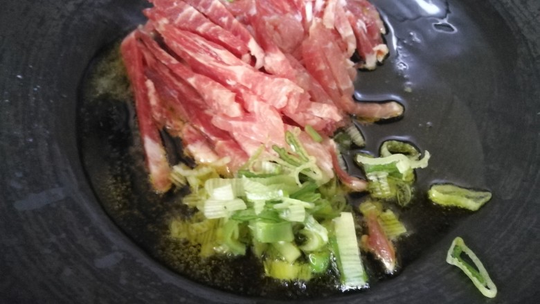 肉炒虫草菇辣椒