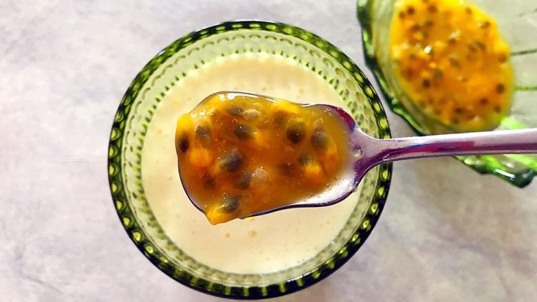 冬喝暖饮夏吃冰～健康饮食之百香果甜橙苹果蜜奶昔