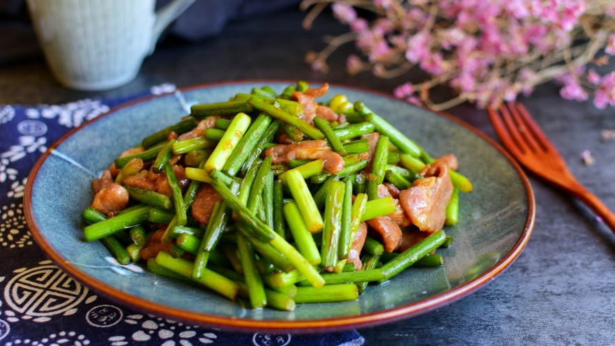 蒜苔炒肉