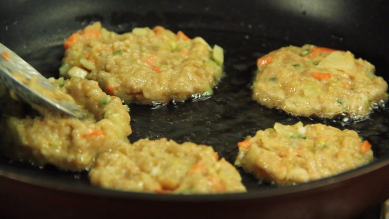 减脂增肌餐：杂蔬鸡胸肉饼