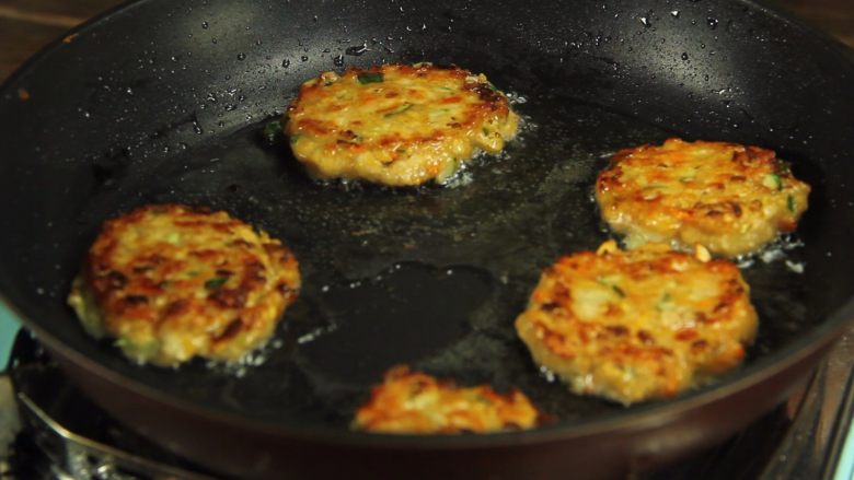 减脂增肌餐：杂蔬鸡胸肉饼