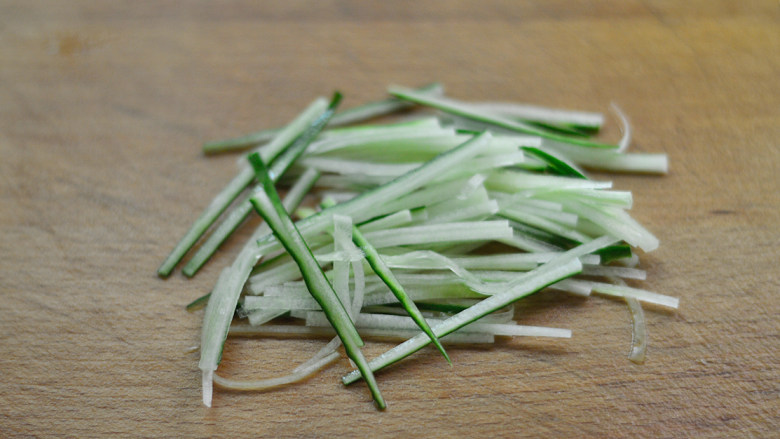 鸡丝酱拌面