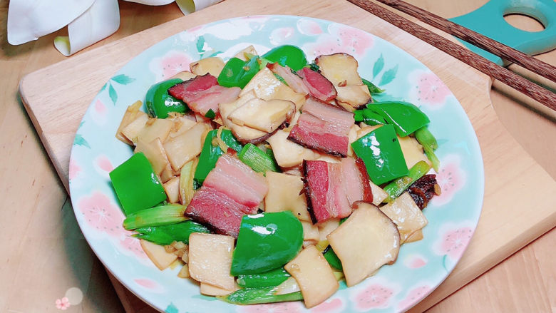 杏鲍菇炒腊肉