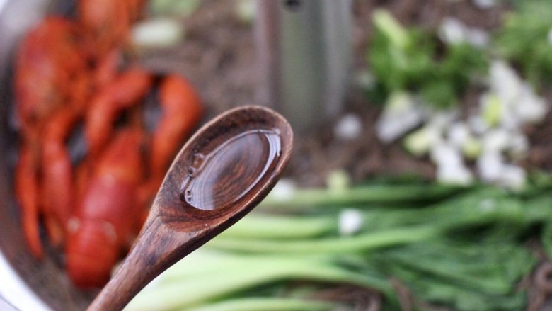 小龙虾青菜清汤荞麦面