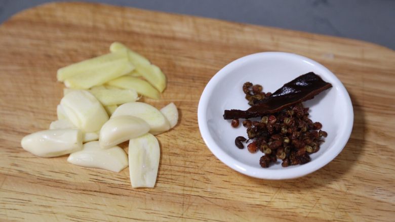 干锅麻辣鸡翅